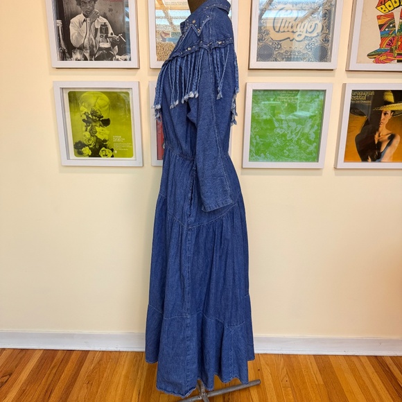 💙 Vintage 90s Western Bedazzled Denim Fringe Dress 💙 - Picture 3 of 13